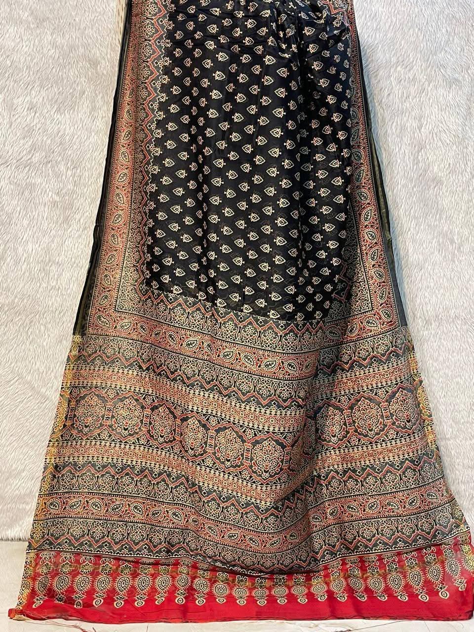 Black Maheshwari Cotton Silk Hand Block Printed Saree PW38
