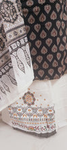 Charger l&#39;image dans la galerie, Black Jaipuri Printed Ajrakh Style Cotton Suit EV10