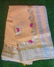 Charger l&#39;image dans la galerie, Light Orange Pure Linen Cotton saree with Gotta Patti Work AD4707 - Ethnic&#39;s By Anvi Creations
